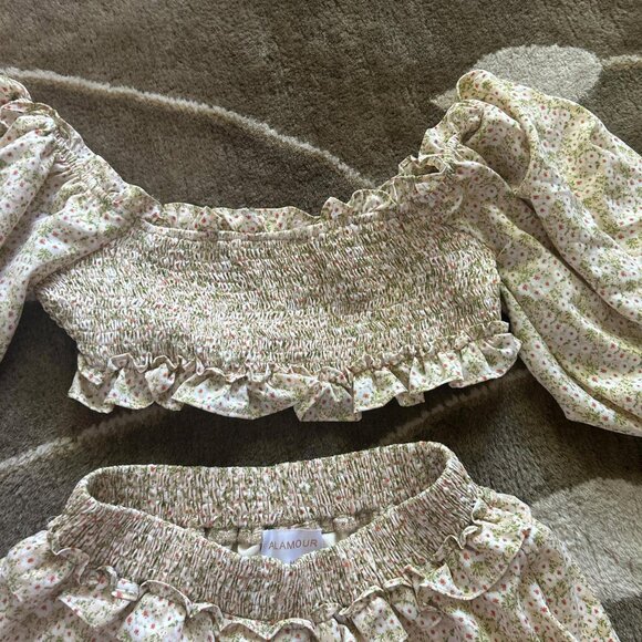 Alamour The Label Floral Off-Shoulder Top in Cream - Picture 2 of 4